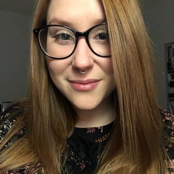 Meet your Posher, Sabrina - Picture 1 of 1